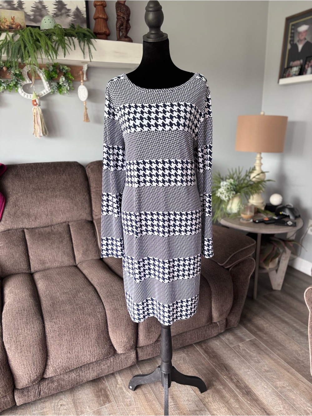 MICHAEL Michael Kors Blue and White Houndstooth Long Sleeve Shift Dress